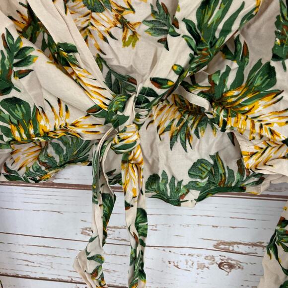 Windsor L Tropical Floral Palm Tree Tie Up Front Long Flare Sleeve Crop Top - Picture 4 of 7
